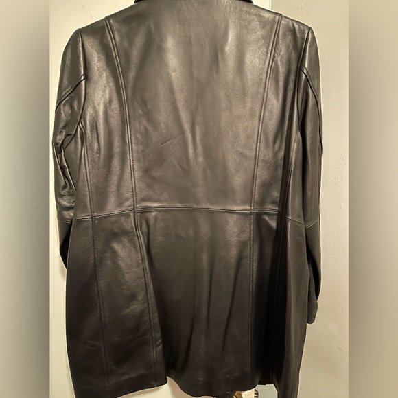 NWT: A beautiful soft leather Anne Klein jacket. - Picture 6 of 8